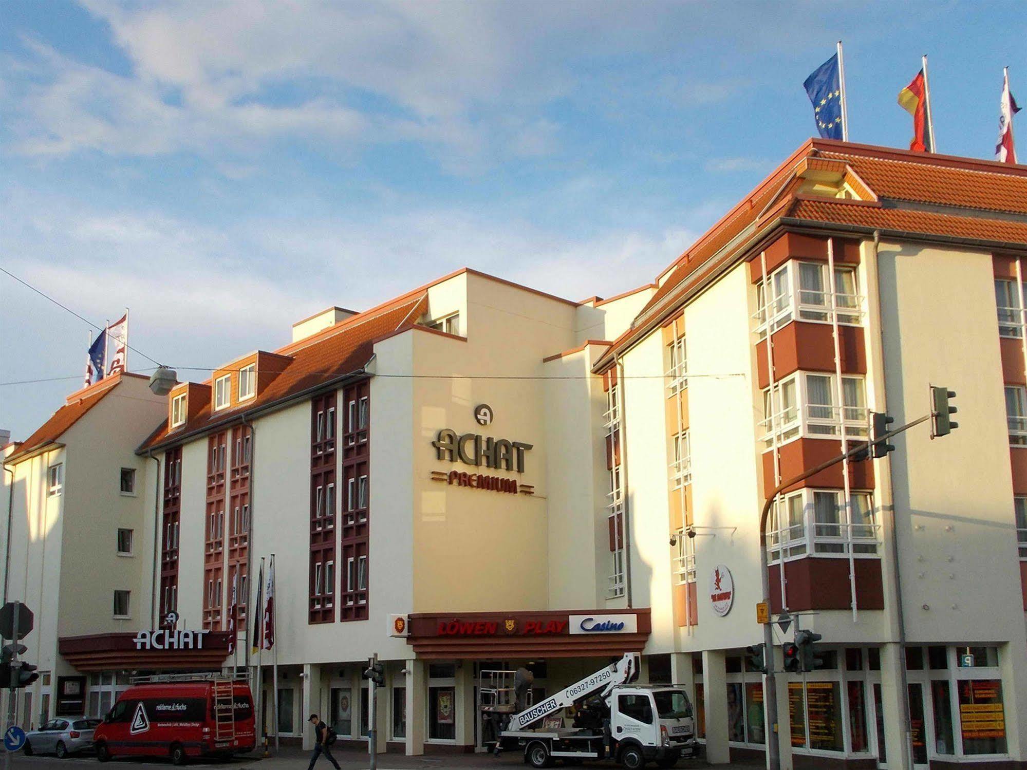 ACHAT Hotel Neustadt an der Weinstraße Exterior foto